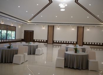 Luxury resort ambience at Choice Resort Bhopal